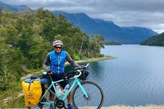el argentino que dio dos vueltas al mundo en bicicleta y ahora logro una nueva y admirable hazana