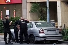 Los agentes federales trabajando en la zona.
