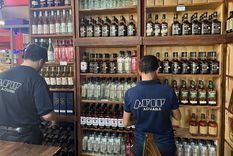 La Dirección General de Aduanas (DGA) incautó en la provincia de Misiones más de 1.500 bebidas alcohólicas ingresadas presuntamente de contrabando. Foto: Prensa Aduana