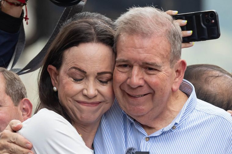 Edmundo González Urrutia y la líder opositora, María Corina Machado. Foto: EFE