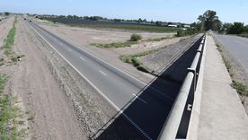 El plan de mejoras del Acceso Este contempla reparación de baches, tratamiento de fisuras y fortalecimiento de banquinas en distintos sectores de la ruta. El plan de mejoras del Acceso Este contempla reparación de baches, tratamiento de fisuras y fortalecimiento de banquinas en distintos sectores de la ruta.