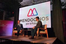 En el mismo evento, en 2022, Petri y Adorni dialogaron sobre la situación económica. Hoy, siendo funcionarios de Nación, volverán a hacerlo. Foto: Prensa Luis Petri