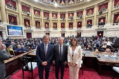 Juri, junto a Suarez y Cornejo en el Senado Foto: X @rodysuarez