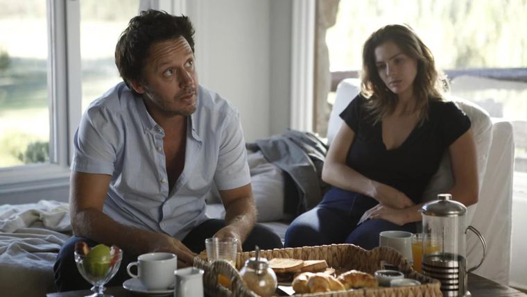 La química entre la China Suárez y Benjamín Vicuña fue el motor de la primera temporada en un caso de amantes al límite. La química entre la China Suárez y Benjamín Vicuña fue el motor de la primera temporada en un caso de amantes al límite.