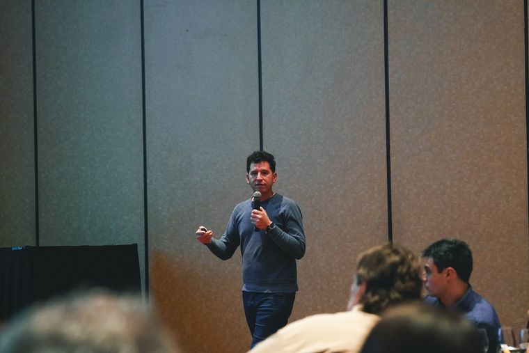 Roy Urbieta, un winemaker que en el último tiempo se ha destacado como hacedor de Pinot Noir. Roy Urbieta, un winemaker que en el último tiempo se ha destacado como hacedor de Pinot Noir.