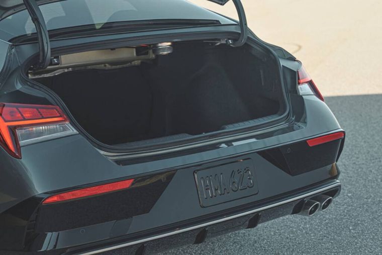 Hyundai Elantra 2024