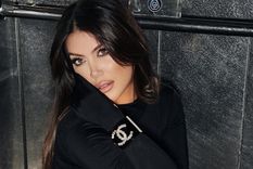 Wanda y un accesorio particular para usar en el avión. Foto: Instagram @wanda_nara.