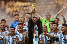 Gero Rulli levantó la copa en Qatar. Foto: Noticias Argentinas Gero Rulli levantó la copa en Qatar. Foto: Noticias Argentinas