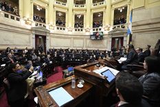 El Senado de la Nación aprobó esta noche la Ley de Bases en general con 37 votos positivos contra 36 negativos, tras el desempate propinado por la vicepresidenta de la nación y titular de la Cámara alta, Victoria Villarruel. Foto: Foto NA: COMUNICACION SENADO