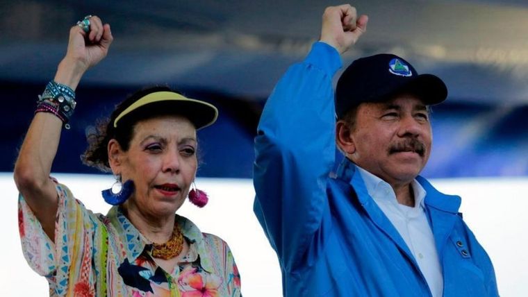 Daniel Ortega y su esposa, Rosario Murillo, que pasará de vicepresidenta a copresidenta. Foto: BBC