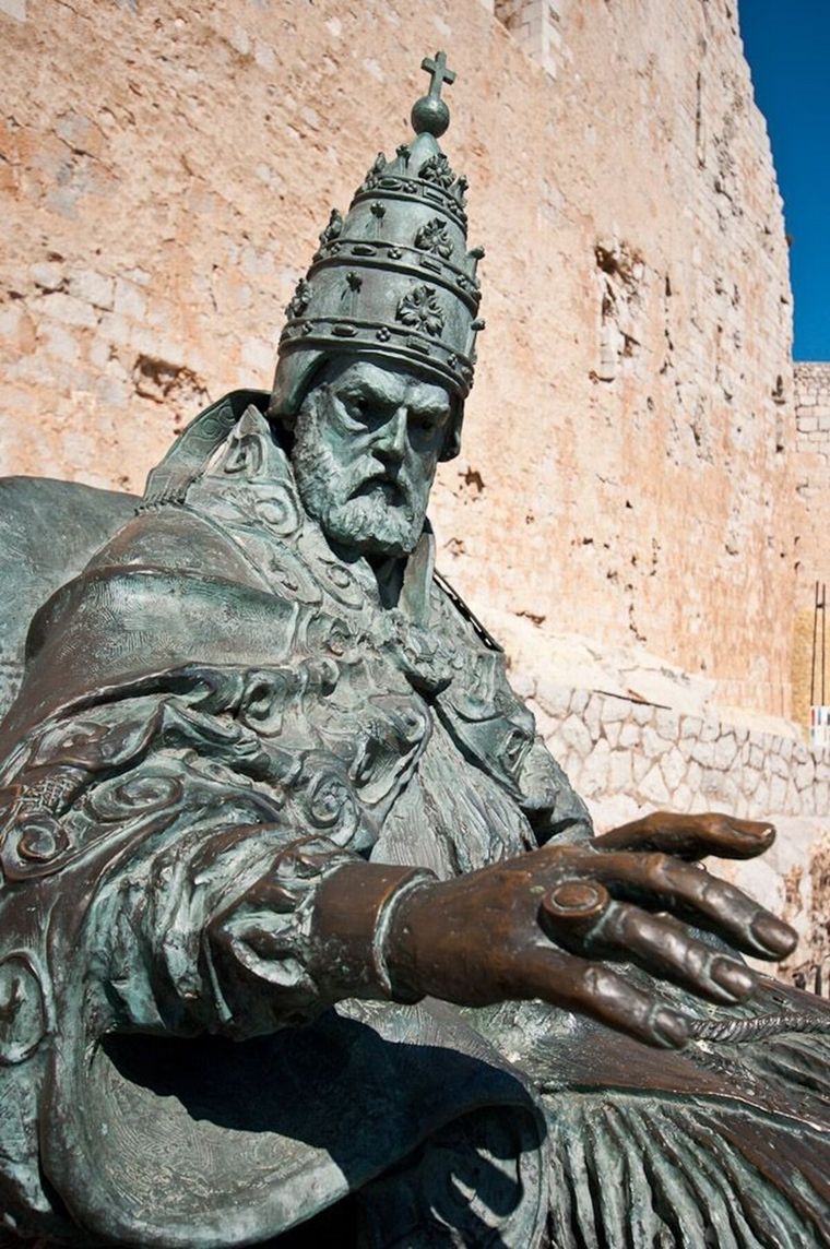 Benedicto XIII fue uno de los anti-Papa de la historia del cristianismo, debido a que pertenecía al Cisma de Occidente Foto: X