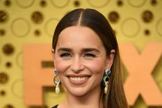 Foto: https://www.stylist.co.uk/people/emilia-clarke-short-dumpy-girl-foxtel-ceo-house-of-the-dragon-premiere-sexism/697602