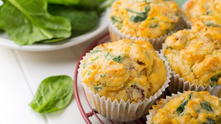 Lúcete preparando estos deliciosos pastelitos de pollo y brócoli Foto: Shutterstock