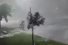 brutal tormenta y granizo en tucuman arraso con techos y arboles: los fuertes videos
