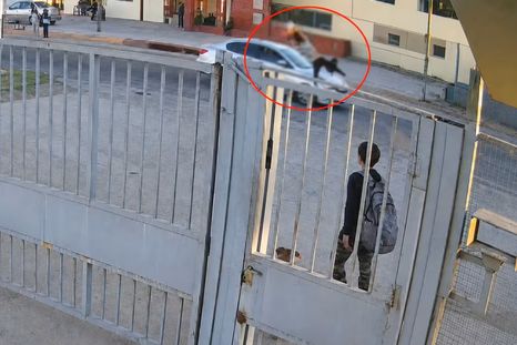 El padre de la alumna atropellada frente a una escuela en la ciudad de Córdoba reclamó la detención del conductor. El padre de la alumna atropellada frente a una escuela en la ciudad de Córdoba reclamó la detención del conductor.