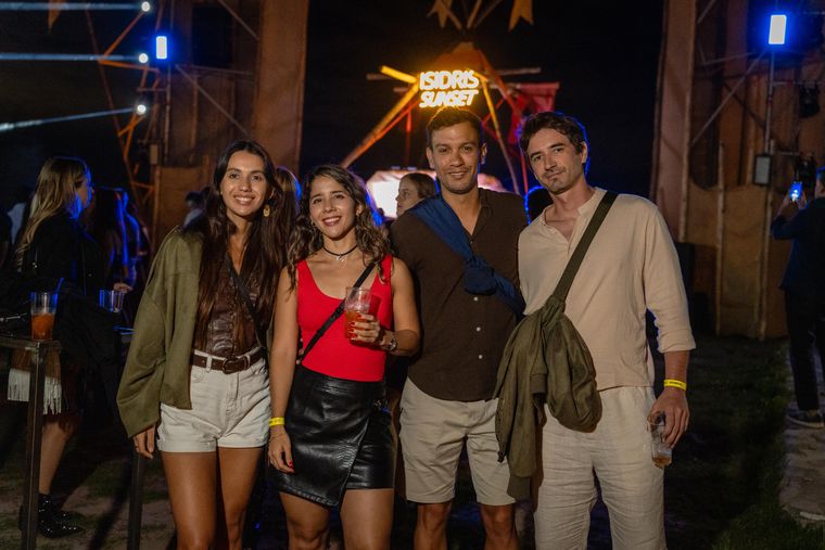 Ellos estaban listos para disfrutar de una noche a puro cachengue.