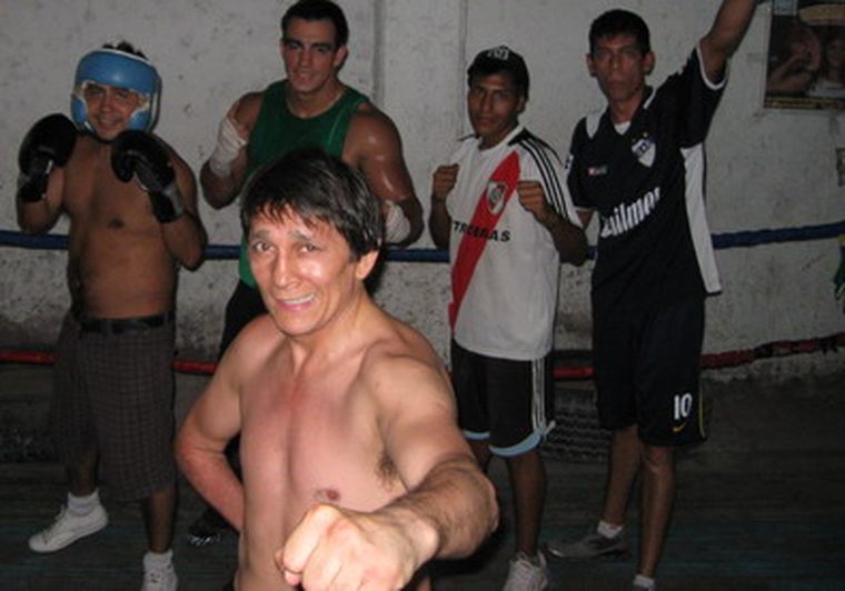 Oscar Rocky Flores, esta tarde en la Federación Mendocina de Box.