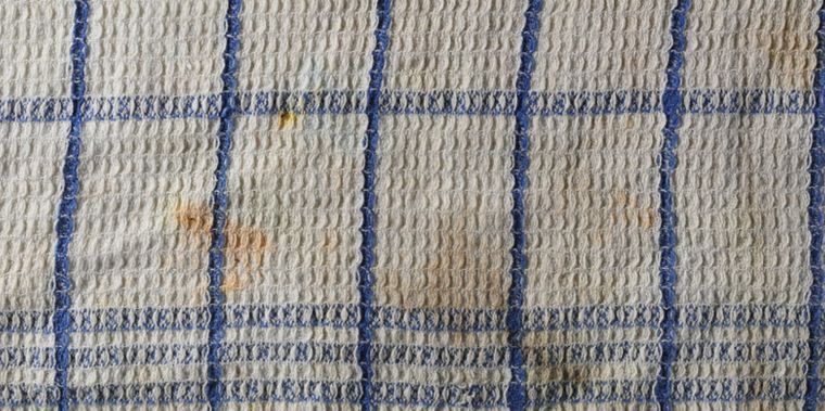 Limpieza. Las manchas en los repasadores se vuelven más díficiles de sacar con el tiempo Foto: Shutterstock Limpieza. Las manchas en los repasadores se vuelven más díficiles de sacar con el tiempo Foto: Shutterstock