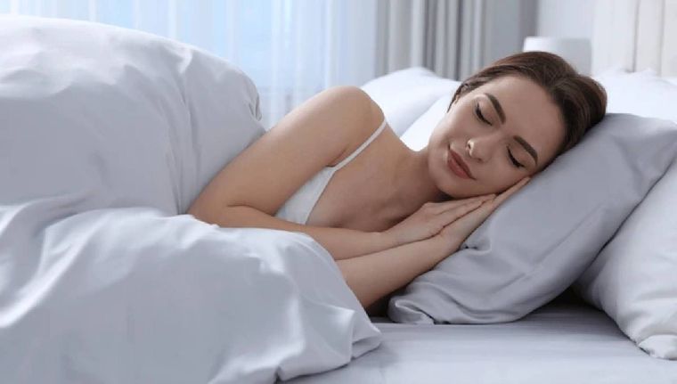 Cómo dormir sin interrupciones por la noche (Shutterstock). Foto: Shutterstock