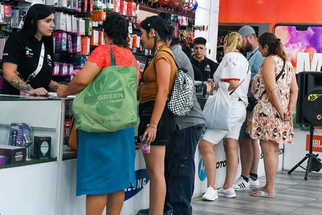 Mendoza incorporó la obligación de exhibir en los tickets de compra el WhatsApp oficial para reclamos, facilitando el acceso a la información para quienes consumen.