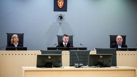 El hijo de la princesa no estuvo presente al momento de que los tres jueces de la sala 250 del Tribunal de Distrito de Oslo leyeron su condena. El hijo de la princesa no estuvo presente al momento de que los tres jueces de la sala 250 del Tribunal de Distrito de Oslo leyeron su condena.