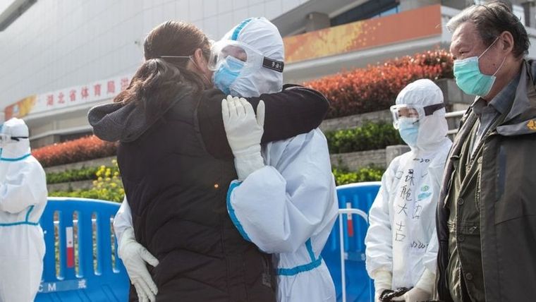 El virus trae desesperación en muchos sentidos en el mundo, pero también genera actos de bondad.
