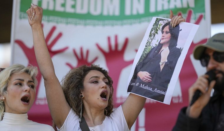Mujeres iraníes que viven en Brasil protestas contra el régimen iraní. Foto: Ap.