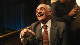 Martin Scorsese tiene un breve pero divertido cameo en esta serie. Martin Scorsese tiene un breve pero divertido cameo en esta serie.