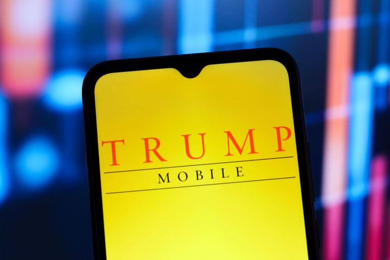 El lanzamiento del dispositivo de Donald Trump sufrió múltiples retrasos desde su presentación oficial en junio de 2025.