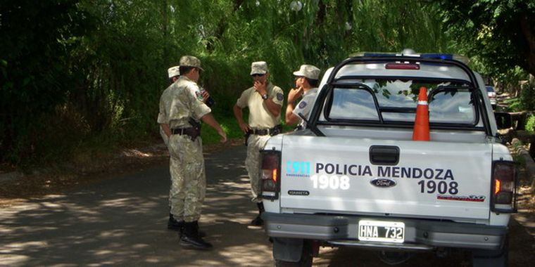 Robaron su arma en la playa del Jumbo. Foto: archivo
