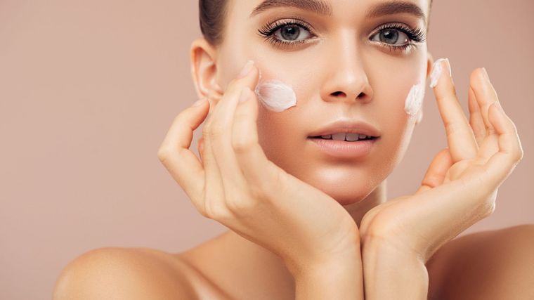 Prueba crear tu propia mascarilla casera para combatir los puntos negros. Foto: Cadena Dial