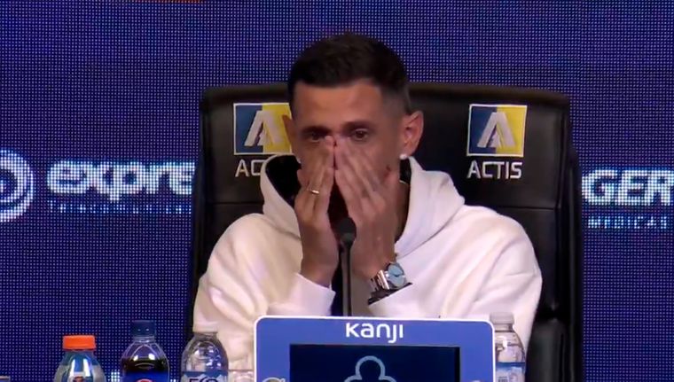 Ángel Di María no pudo contener su emoción en la conferencia de prensa.