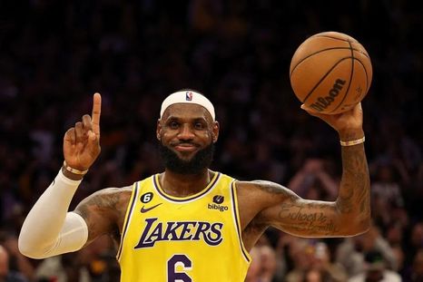 LeBron James y una frase sobre su futuro que dejó a la NBA en alerta. LeBron James y una frase sobre su futuro que dejó a la NBA en alerta.