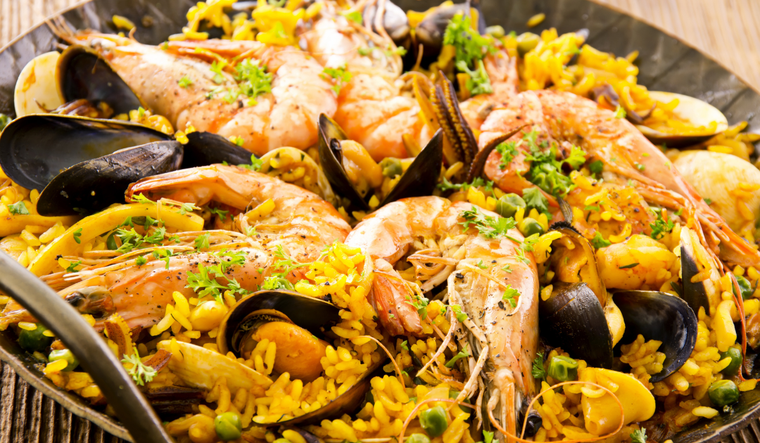 Receta de paella de mariscos: un festín junto al mar Foto: Shutterstock