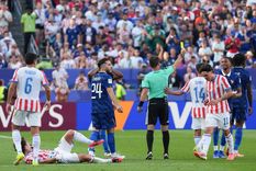 Francia sostiene que Michael Olise fue sancionado de manera incorrecta y espera una resolución de la FIFA.