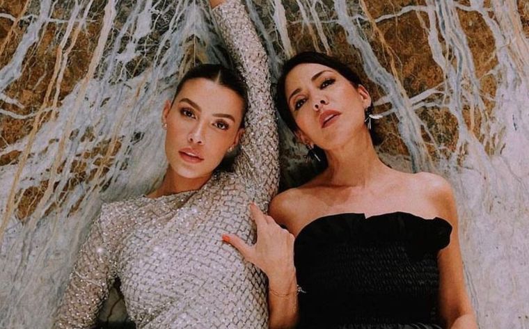 Sthephanie Salas entregó en el altar a su hija Michelle.