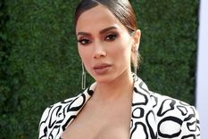 Anitta prueba las minifaldas y se encuentra con sensuales y originales looks Foto: Instagram