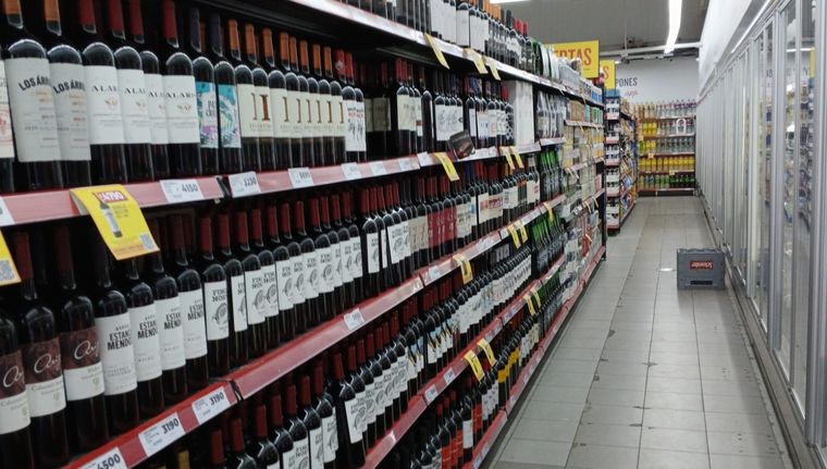 Las bebidas fueron uno de los rubros que mayor caída de ventas tuvieron Foto: Juan Mateo Aberastain Zubimendi / MDZ.