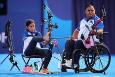 La concentración de la atleta de 17 años que deslumbra en tiro con arco. Foto: @worldarchery