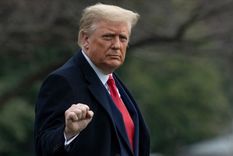 La firma del mandatario convierte así en ley este paquete de ayudas para familias y empresas en medio de la doble crisis sanitaria y económica que enfrenta el país por la pandemia de coronavirus.