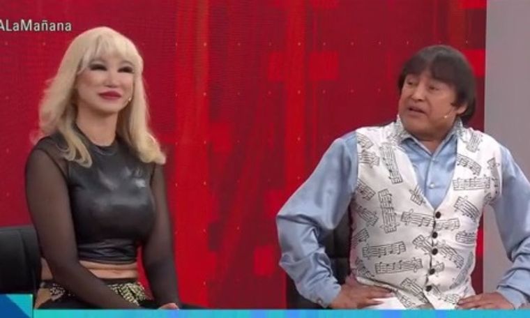 Ricky Maravilla presentó a su novia japonesa El cantante y Taki se conocen desde hace 14 años