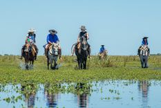 El pueblo permite realizar diversas actividades en contacto con la naturaleza Foto: Parque Iberá