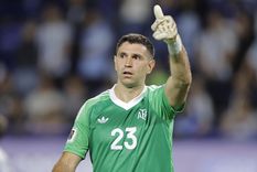 Emiliano Martínez sumó una nueva valla invicta. Foto: EFE