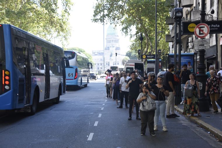 El segundo apagón en menos de 24 horas provocó inconvenientes en la Ciudad de Buenos Aires y el conurbano. Hay problemas en el tránsito y gente atrapada en los subtes Foto: Juan Mateo Aberastain/MDZ