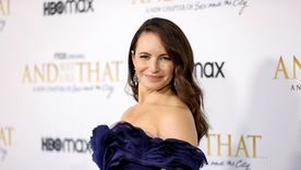 Kristin Davis encarnó a Charlotte en la serie de Sex and The City. Foto: Cosmopolitan - https://hips.hearstapps.com/hmg-prod.s3.amazonaws.com/images/kristin-davis-attends-hbo-maxs-and-just-like-that-new-york-news-photo-1639418702.jpg