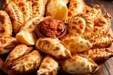 Se estima que cada argentino come más de 100 empanadas por año. Foto: GCBA