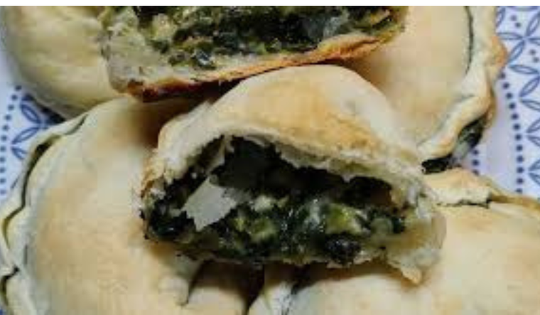 En muchas panaderías argentinas, la receta de empanadas de verdura y salsa blanca se considera la versión más cremosa de las empanadas clásicas. En muchas panaderías argentinas, la receta de empanadas de verdura y salsa blanca se considera la versión más cremosa de las empanadas clásicas.