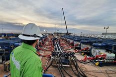 El trabajador de la empresa petrolera denunció el abuso que recibió por parte de sus compañeros