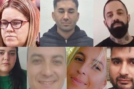 Los 10 imputados de la Banda del hotel fueron beneficiados por los últimos testimonios en el marco del juicio por la desaparición de Loan Peña. Los 10 imputados de la Banda del hotel fueron beneficiados por los últimos testimonios en el marco del juicio por la desaparición de Loan Peña.