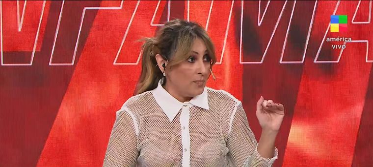 La conductora contó que Wanda y Mauro se siguen escribiendo. La conductora contó que Wanda y Mauro se siguen escribiendo.